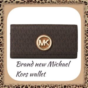 🎄Xmas sale! NWT Michael Kors Fulton Logo Wallet
